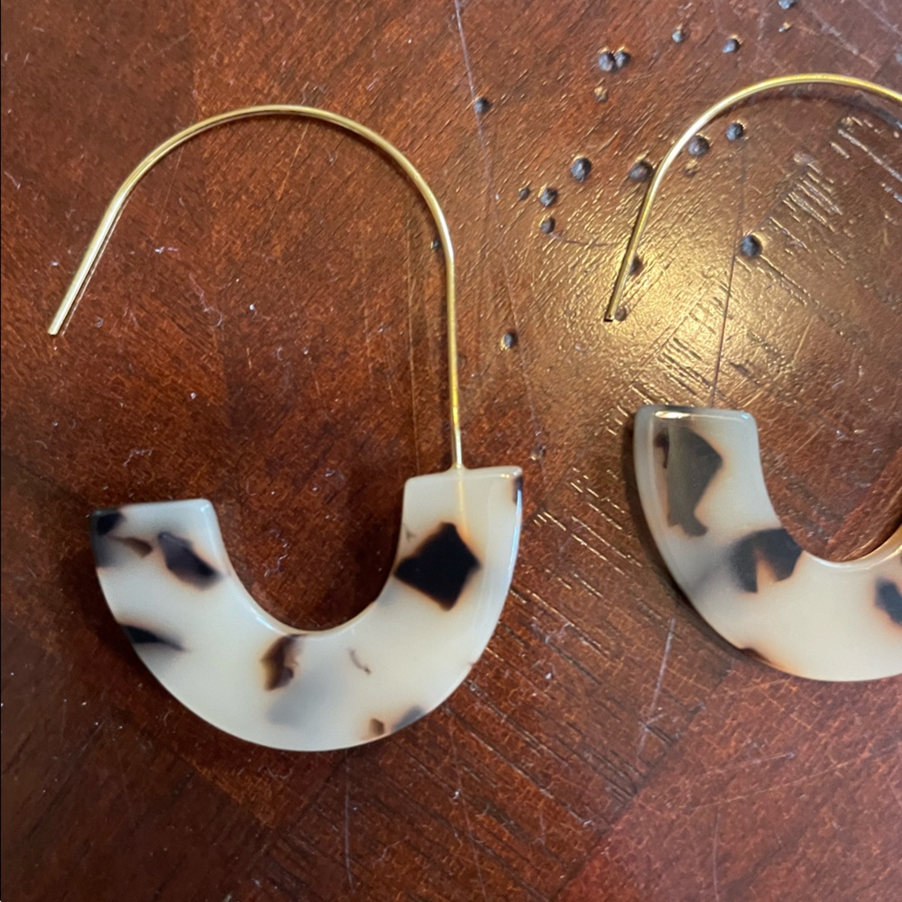 Leopard Earrings - Picture 3 of 3